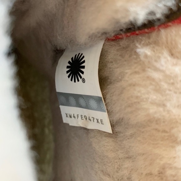 UGG Adirondack Boot II Plaid Waterproof Boots - Picture 9 of 10